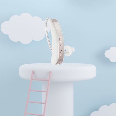 快適なBTE型ノイズ削減補聴器 バッテリー寿命25時間